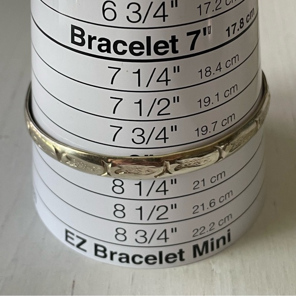 Silver tone lot of 2 bangle bracelets, floral chunky bangle & fish island bangle - Picture 8 of 8